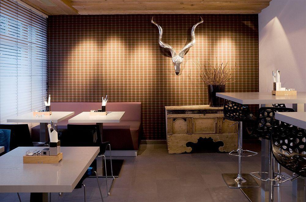 Morosani Posthotel Hotel 4*