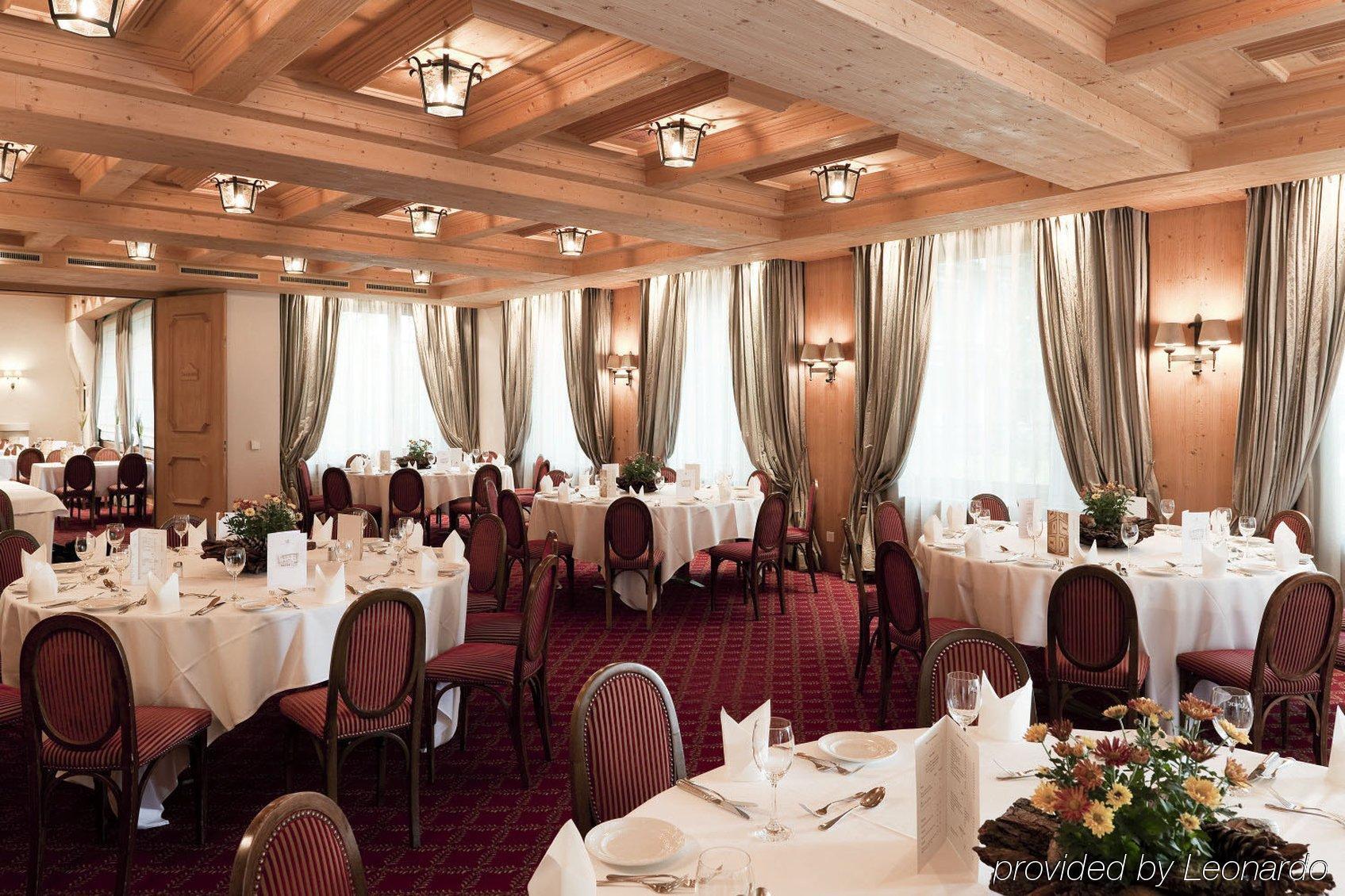 Morosani Posthotel Hotel 4*