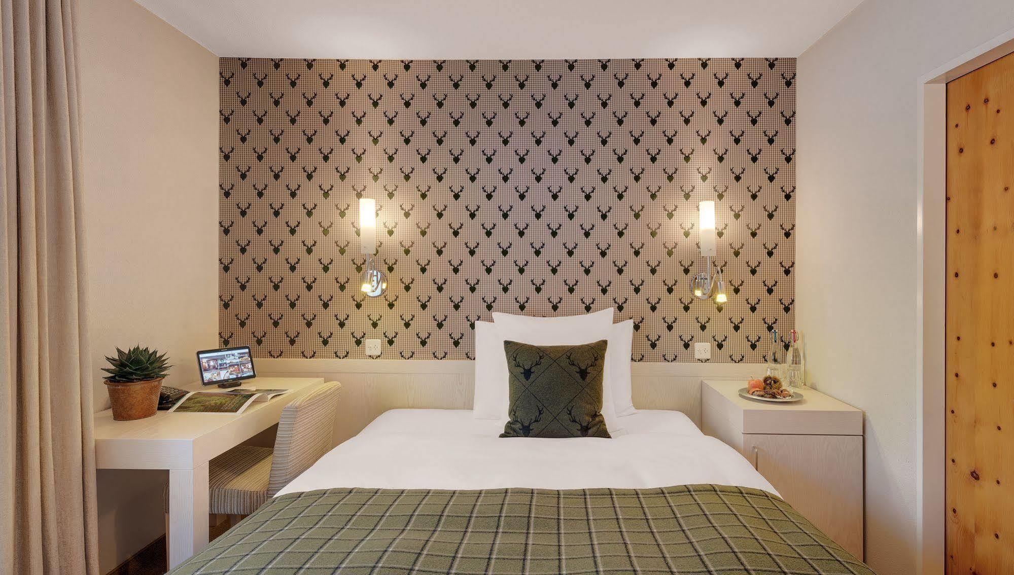 Morosani Posthotel Hotel 4*